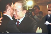兰州李明博、朴槿惠给金文洙打气 鼓励其争取赢得韩国大选