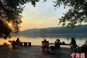 兰州“移动卧室”重塑旅行方式 “Z世代”爱上车轮上的家